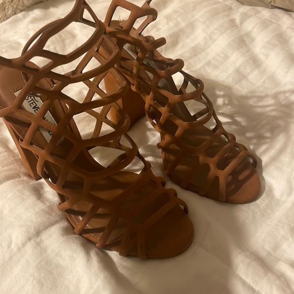 Steve Madden heels! - Picture 1 of 8